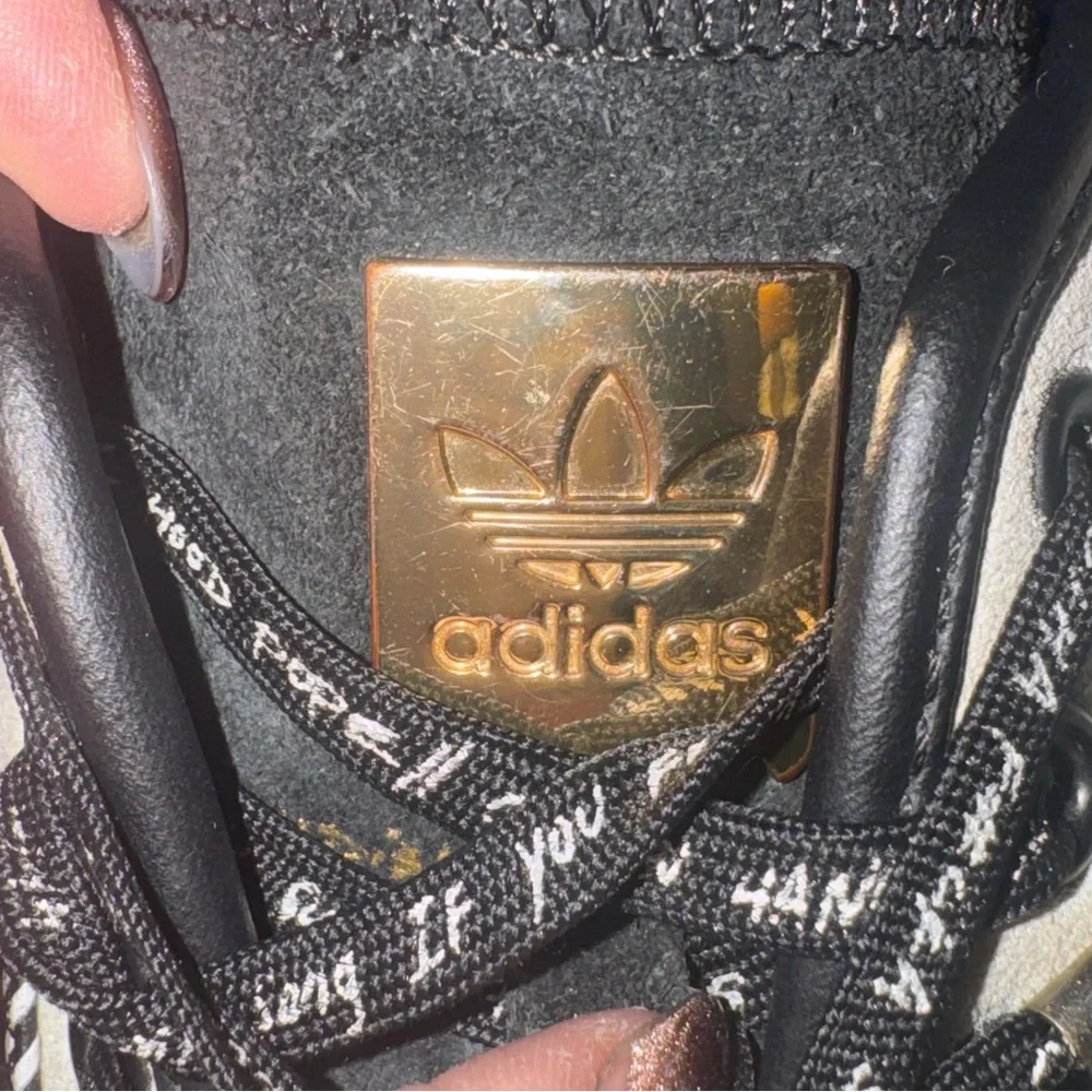 Adidas Hood By‎ Air HBA Sneakers 9.5 Graphic Low Top Streetwear Designer Collab